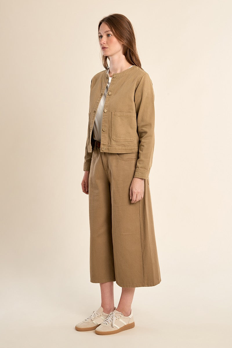 KHAKI