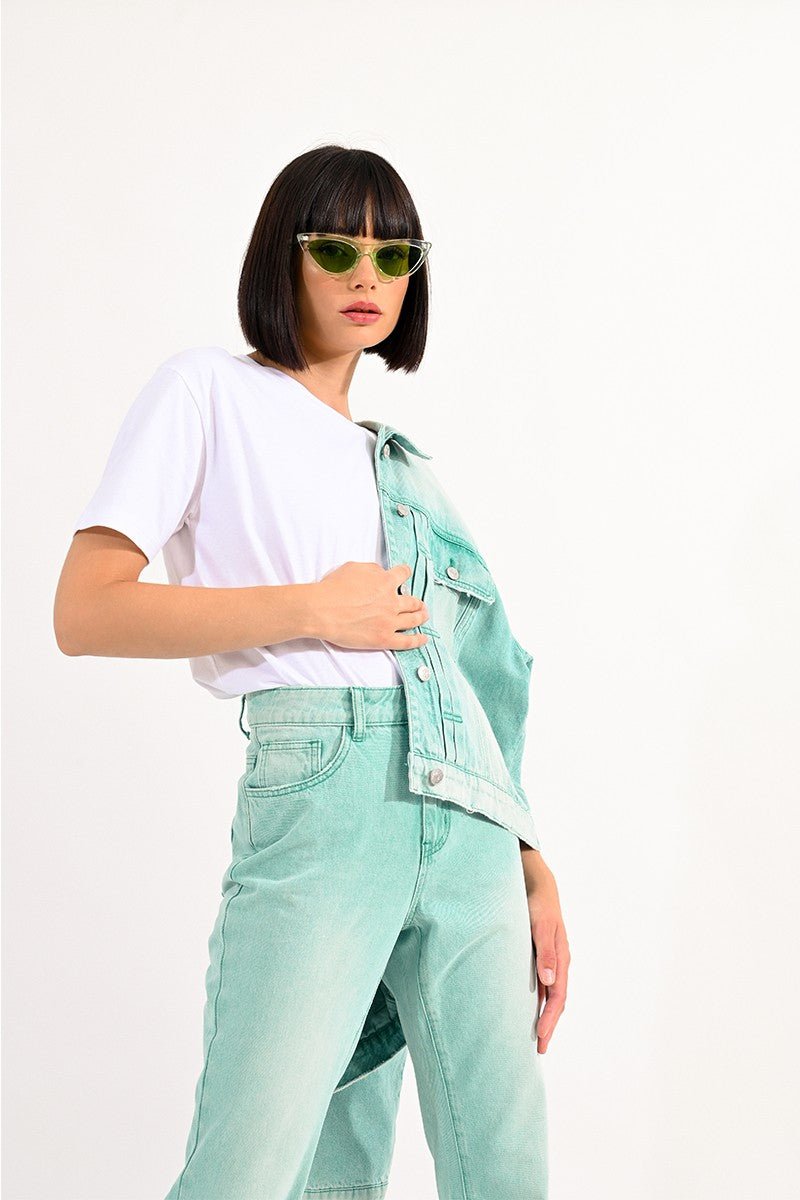 AQUA BLUE