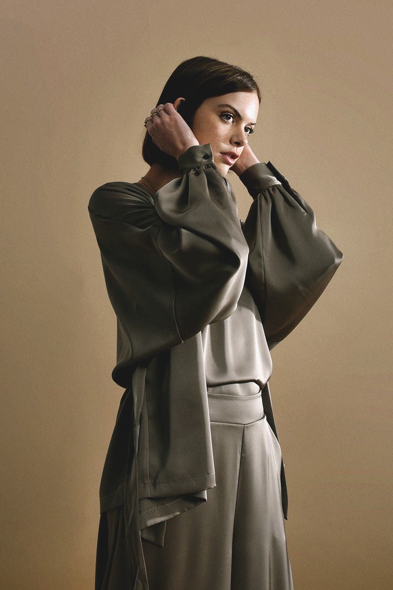 KHAKI