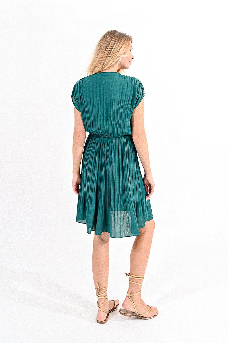 GREEN