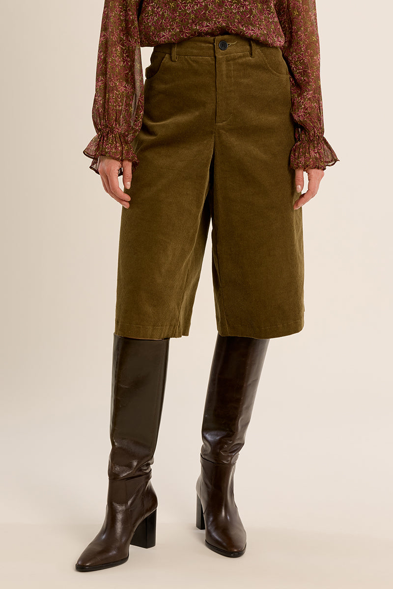 KHAKI