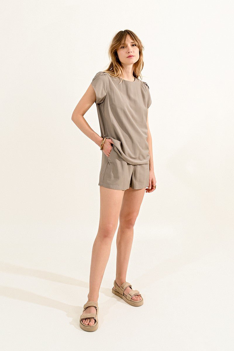 LIGHT KHAKI