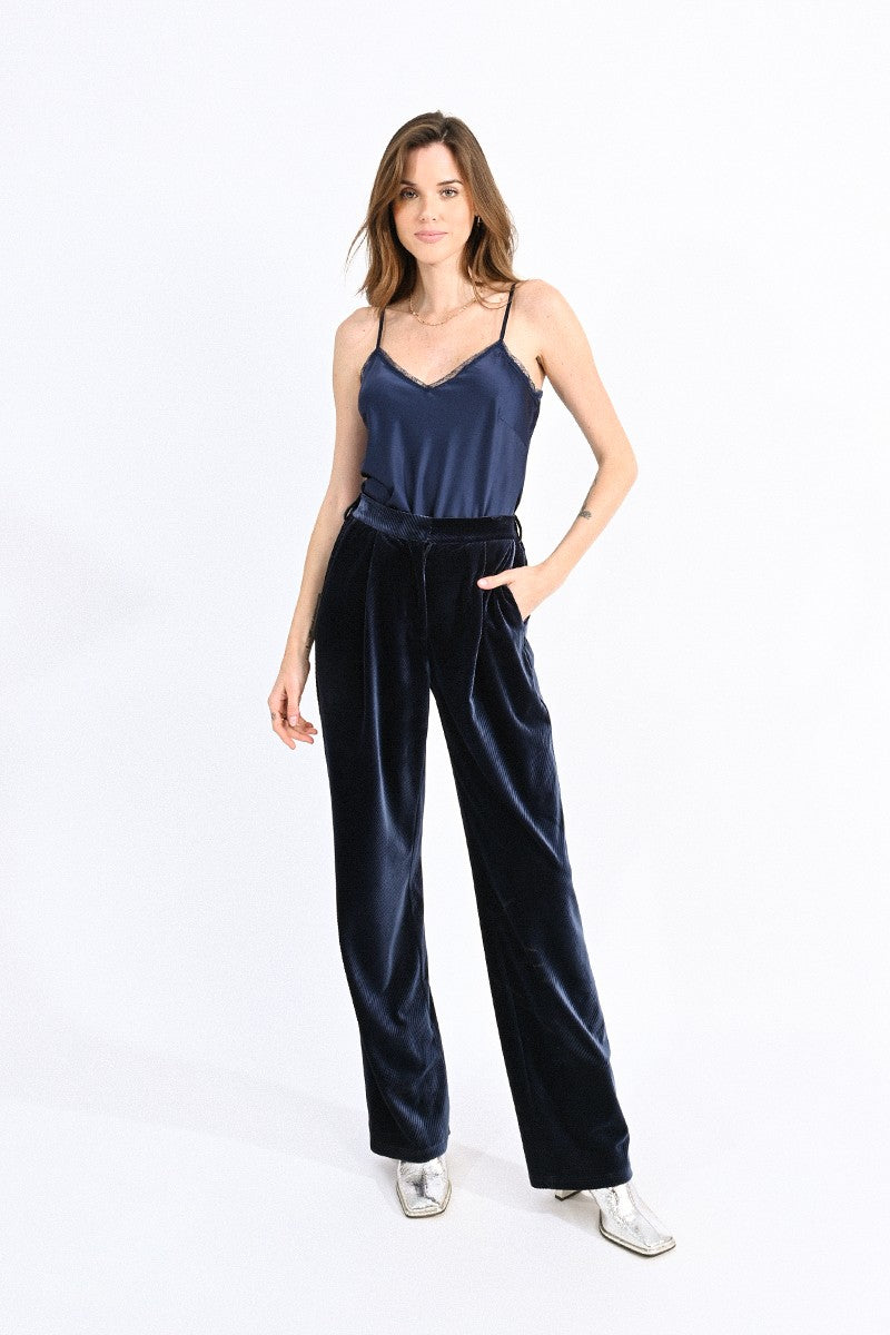 NAVY BLUE