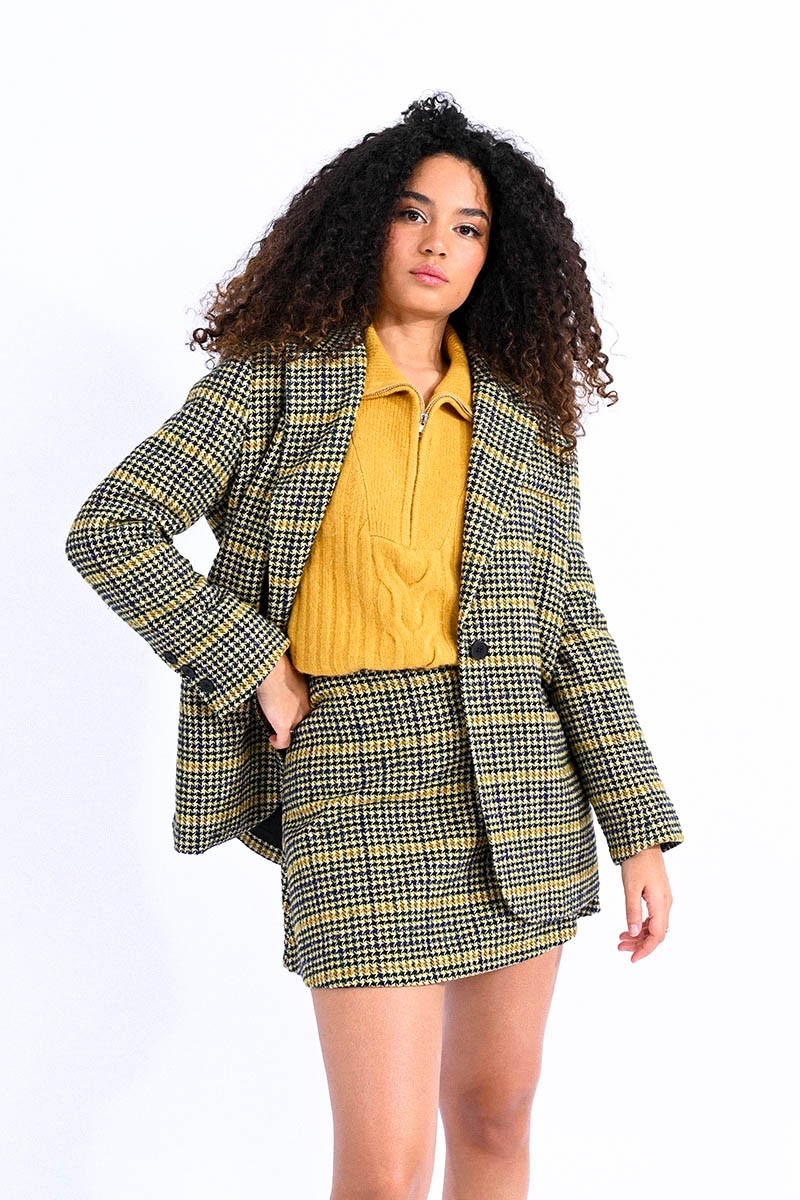 SAFFRON YELLOW
