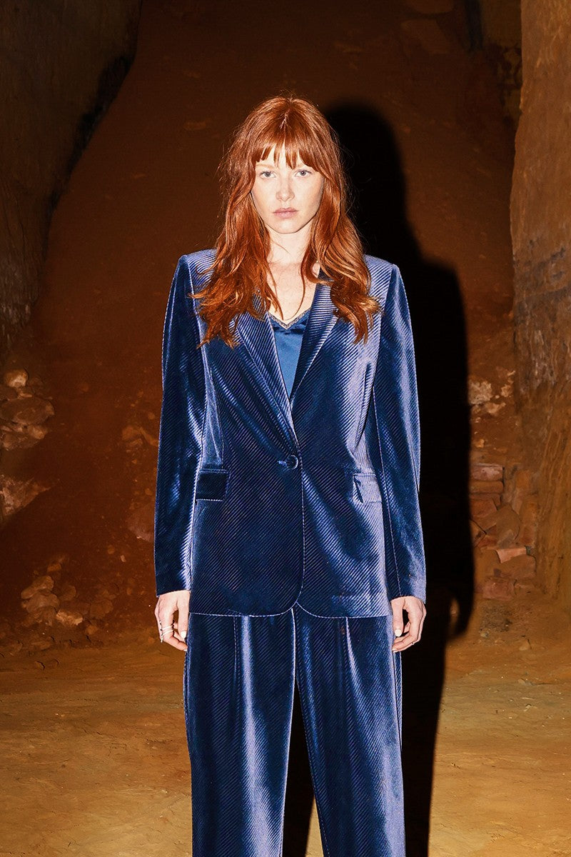 NAVY BLUE