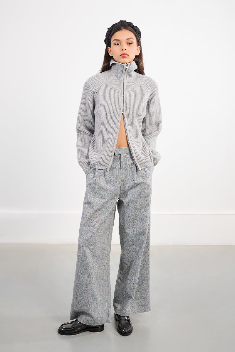 LIGHT ASH GREY