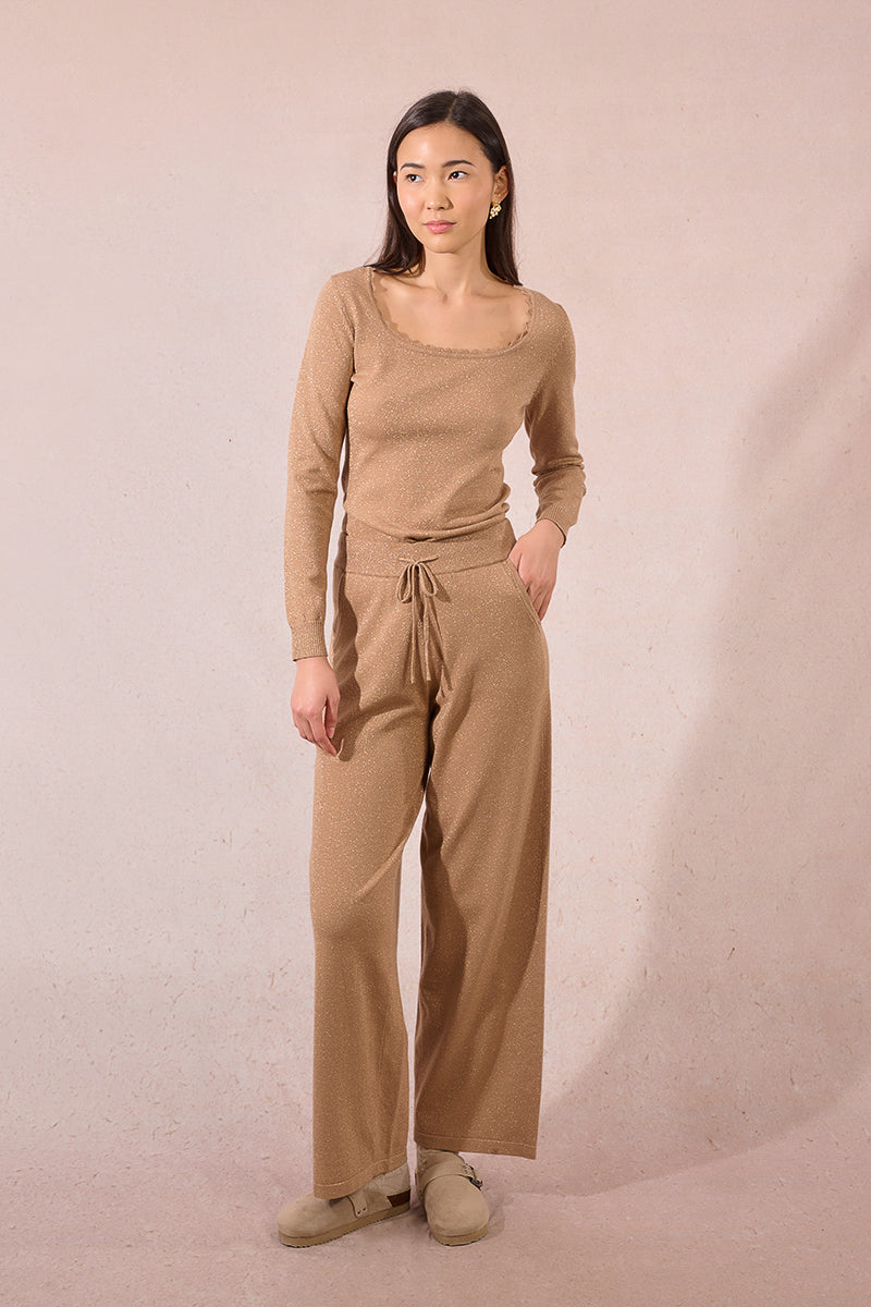 GOLDEN BEIGE