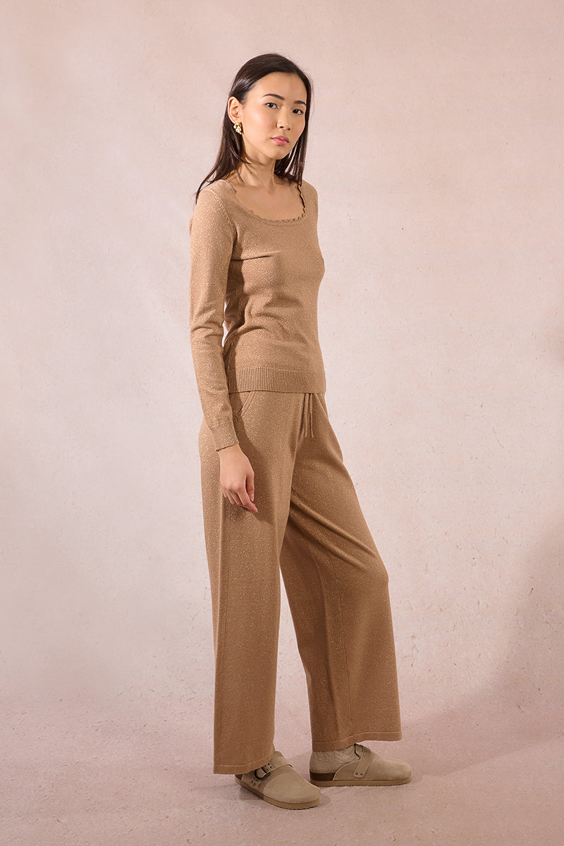 GOLDEN BEIGE