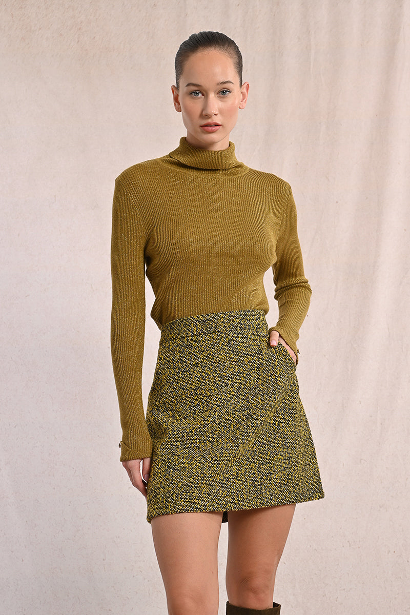 YELLOW