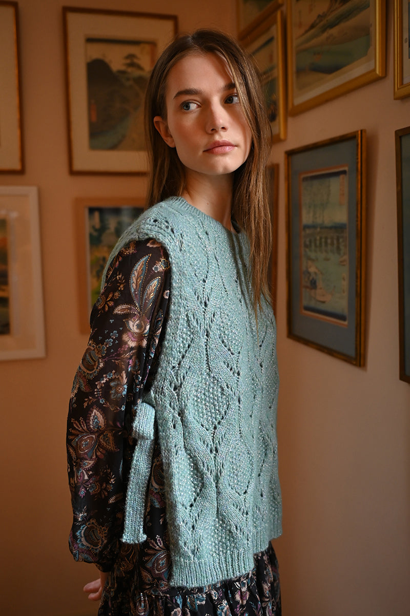 AQUA BLUE