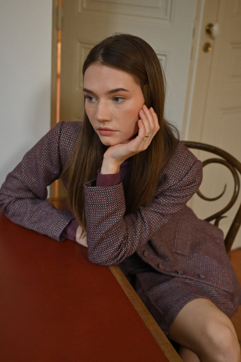 DARK RED