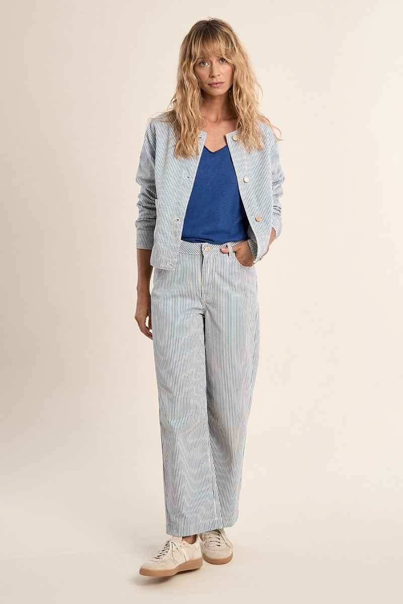 LIGHT BLUE