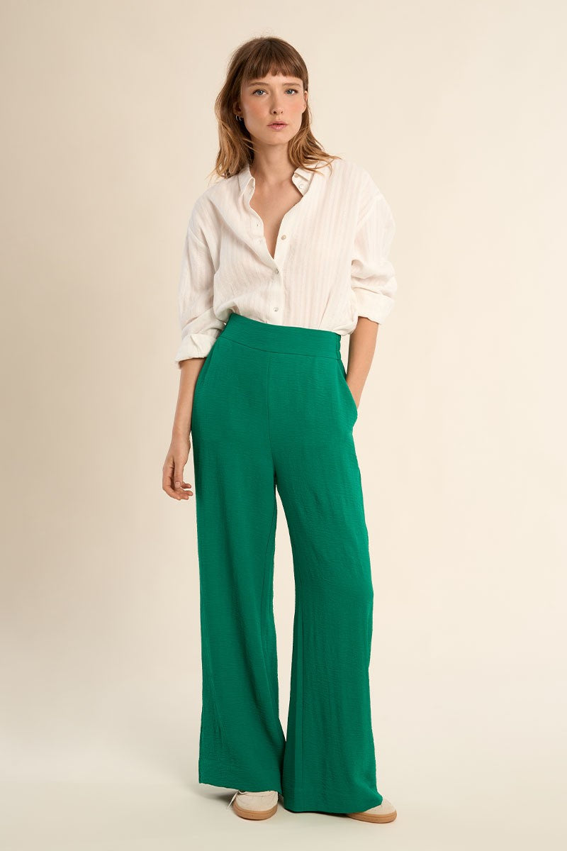 GREEN