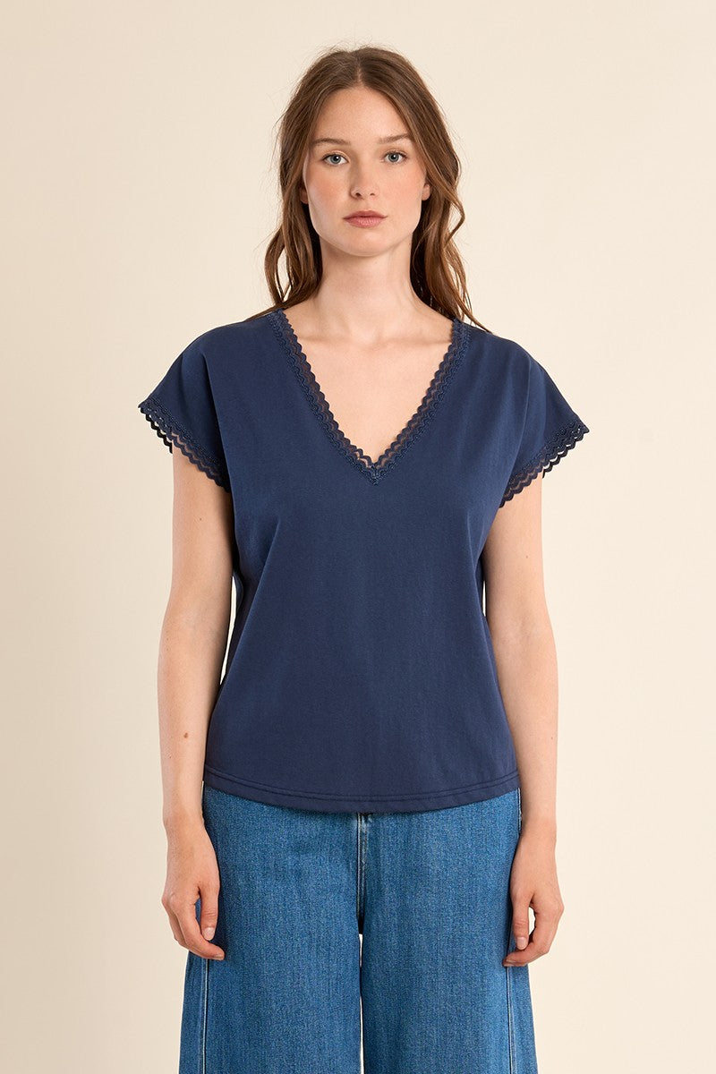 NAVY BLUE
