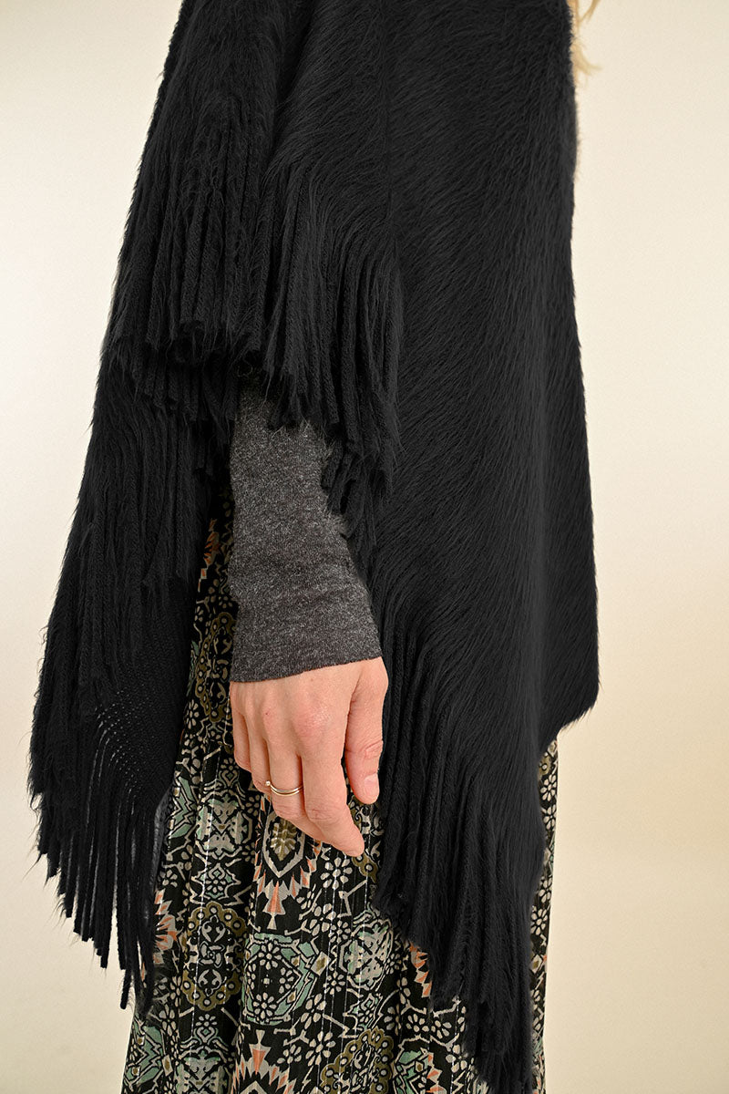 SOFT FRINGED PONCHO