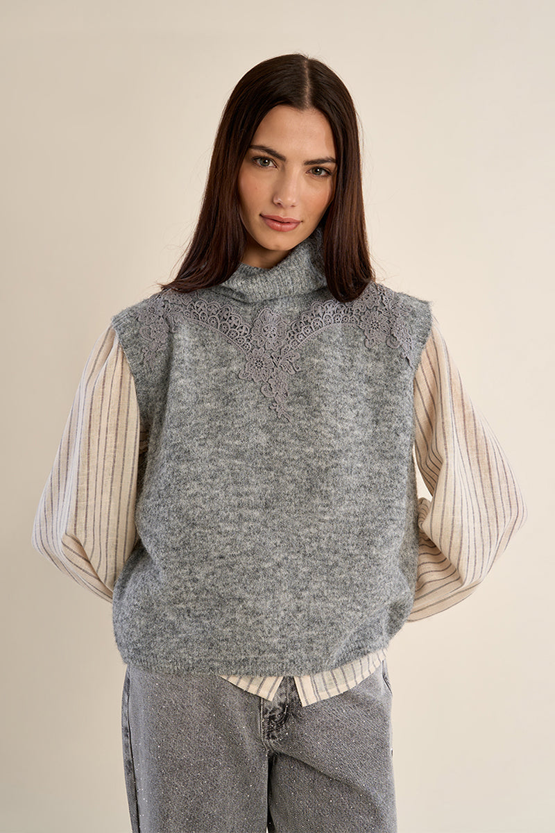 ASH GREY