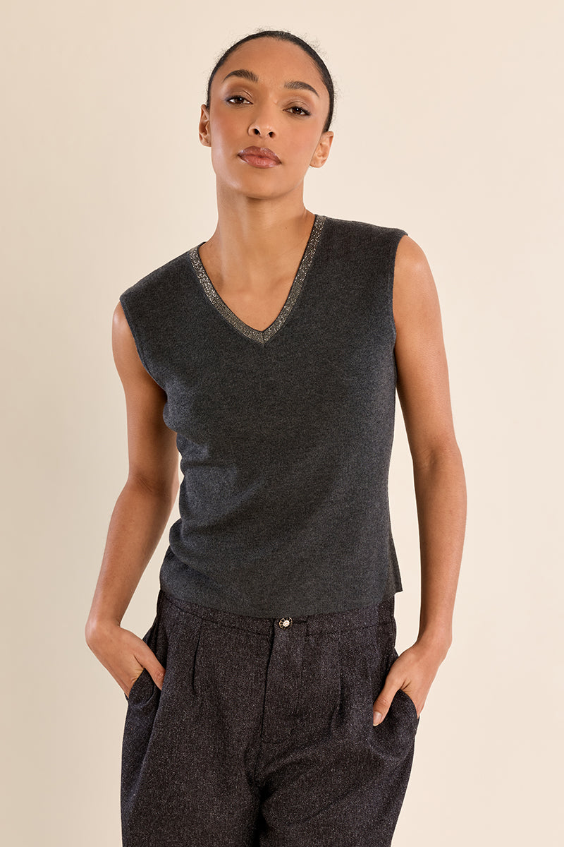 DARK GREY