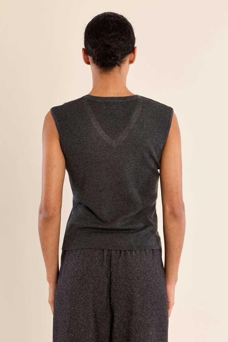 DARK GREY