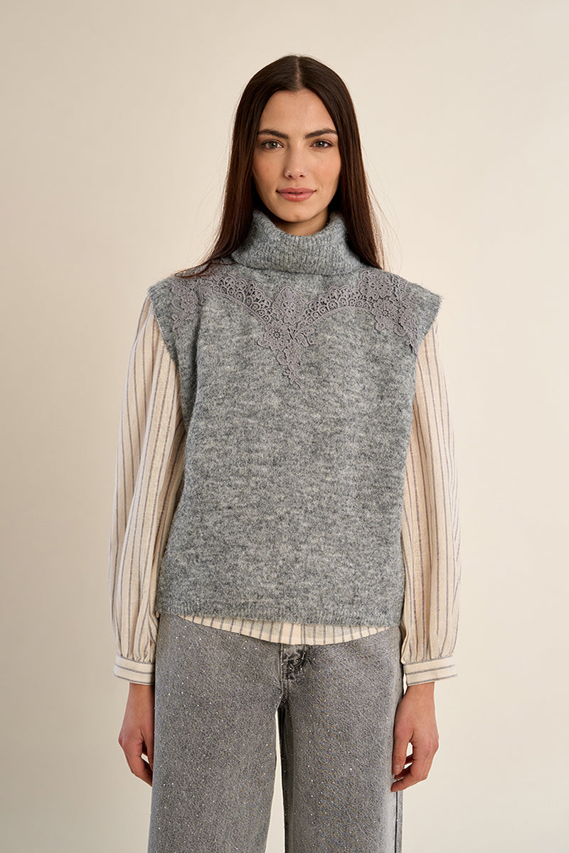 ASH GREY