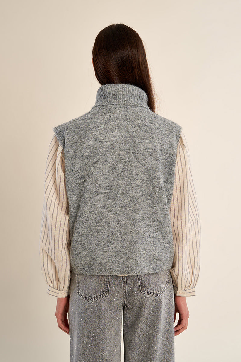 ASH GREY