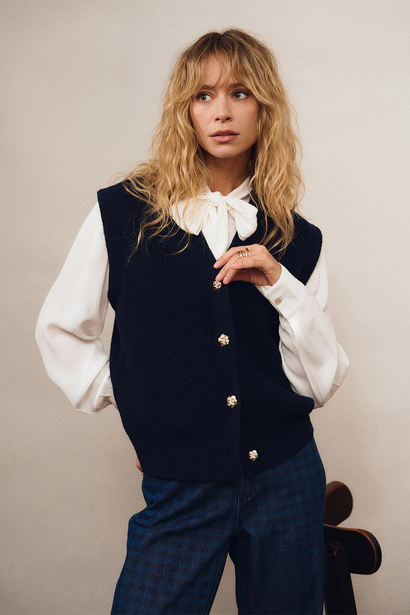 NAVY BLUE